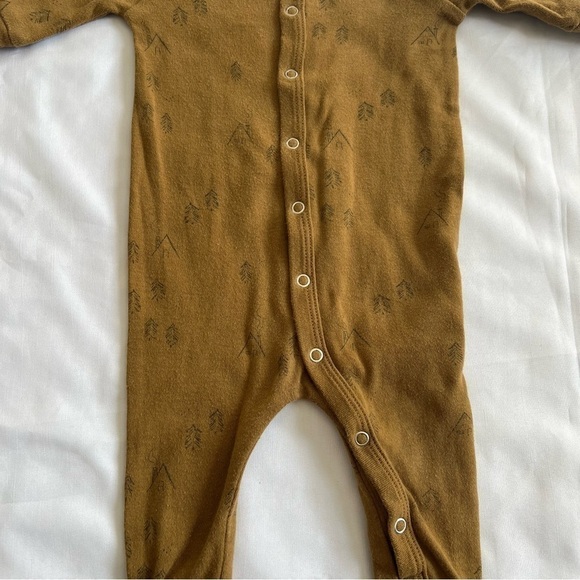 Rylee + Cru Long John Snap Pajamas in Tan Tree Print in Size 0-3 Months - Picture 8 of 15